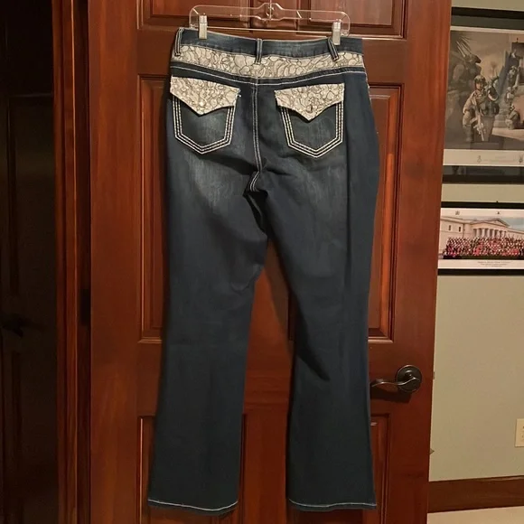 Est. 1946 jeans size 12. - Picture 7 of 16